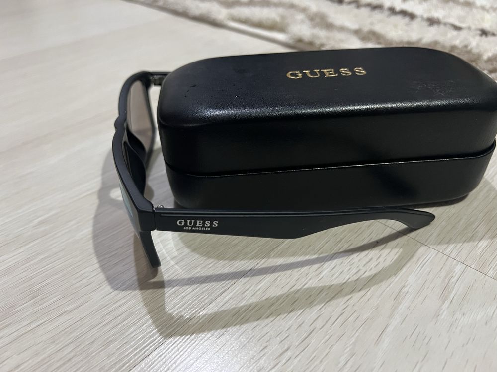 Слънчеви очила Guess