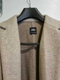 Продавам палто без закопчаване на фирмата Зара
