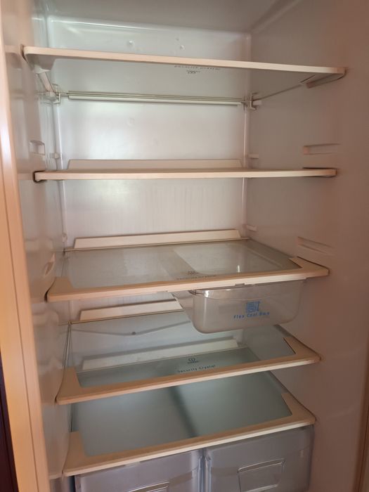 Vind componente combina frigorifica  Indesit