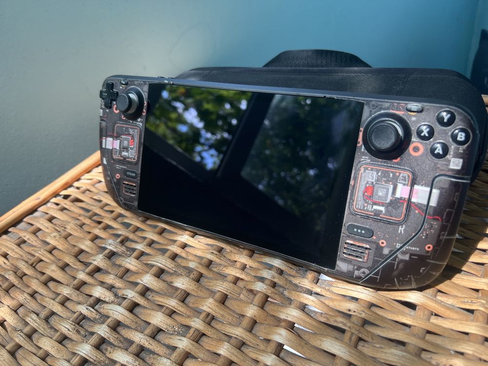 Steam Deck 512GB LCD – Отлично състояние + калъф и зарядно