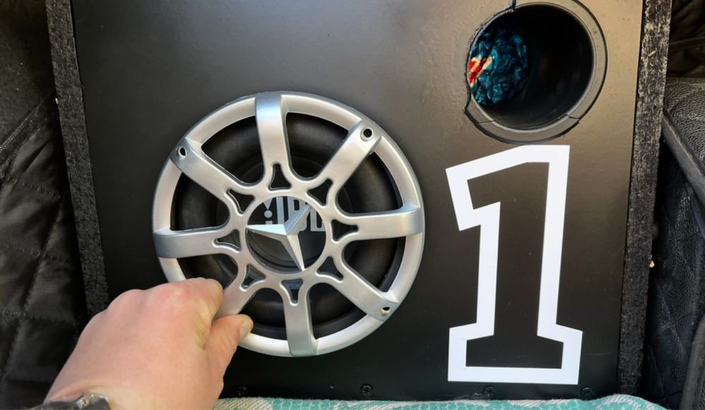 Сабвуфер небольшой