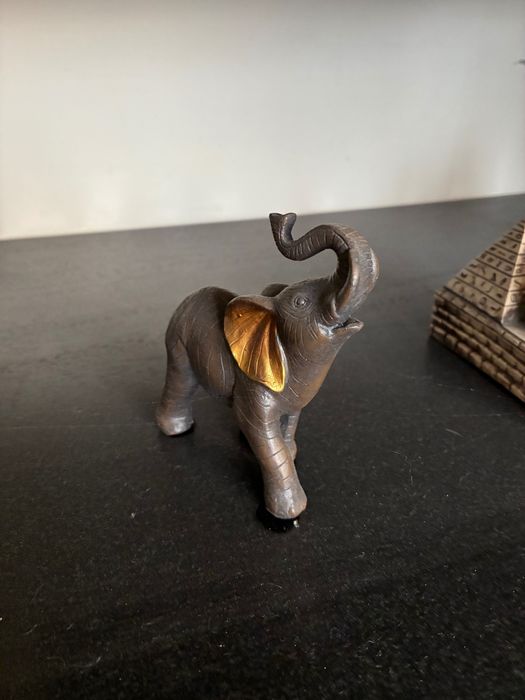 Статуетки на брой или общо