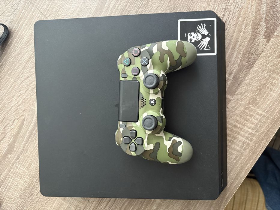 Playstation 4 slim