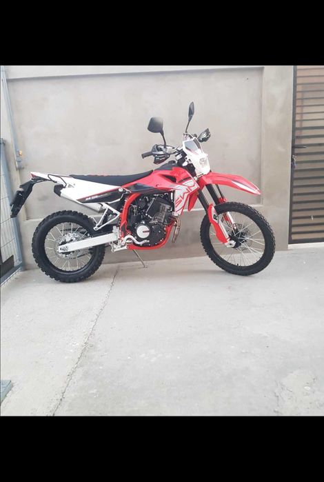 Swm r125rs 680km vand/schimb cu adventure