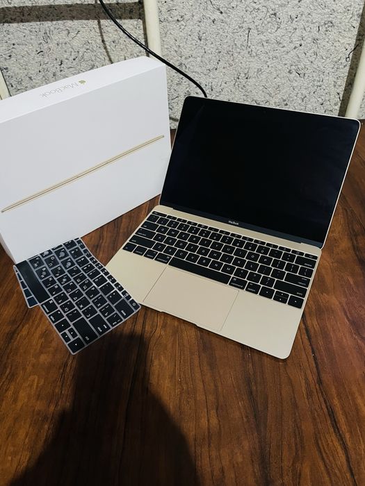 Macbook karobka dokument holati yaxshi turibdi