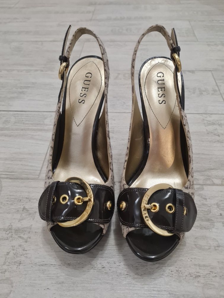 Оригинални обувки Guess, закупени от Англия