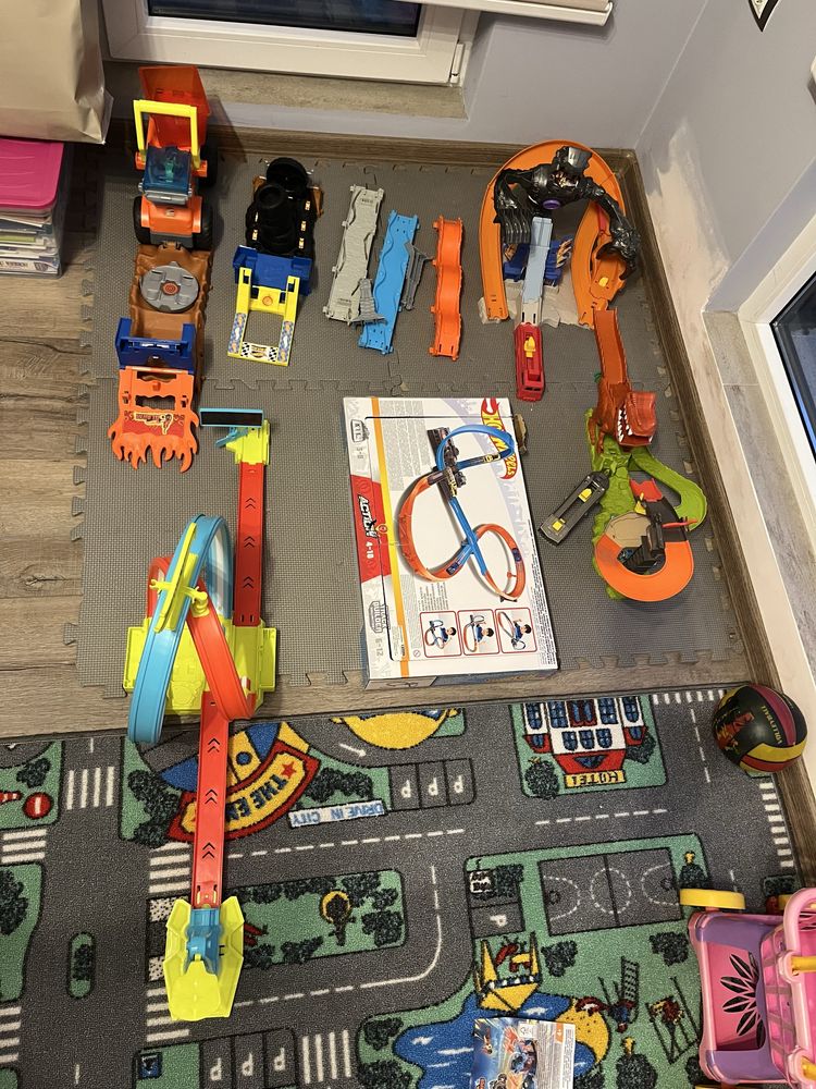 Писти hot wheels 7 бр + nerf elite 2.0