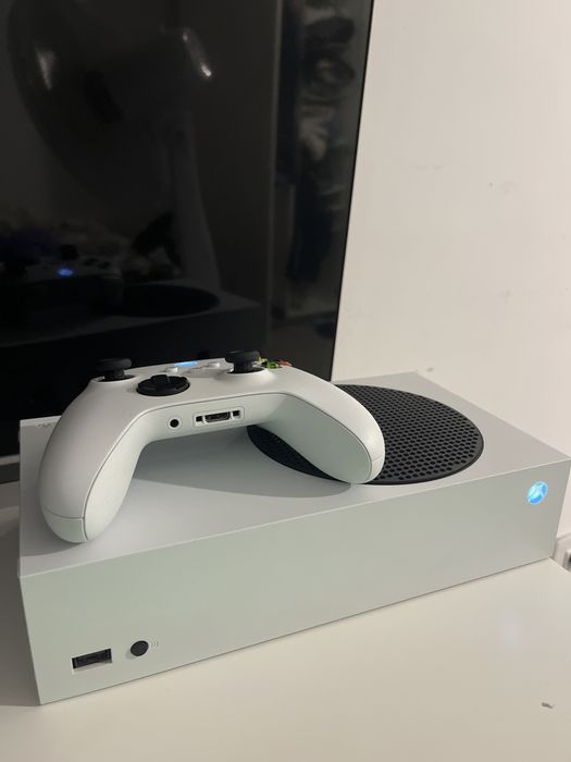 Vand Xbox series s impecabil