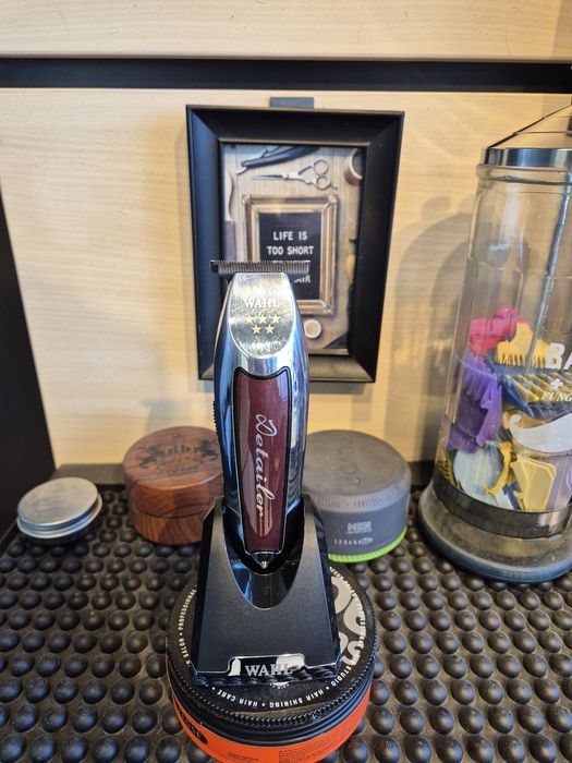 Wahl detailer cu stand de incarcare