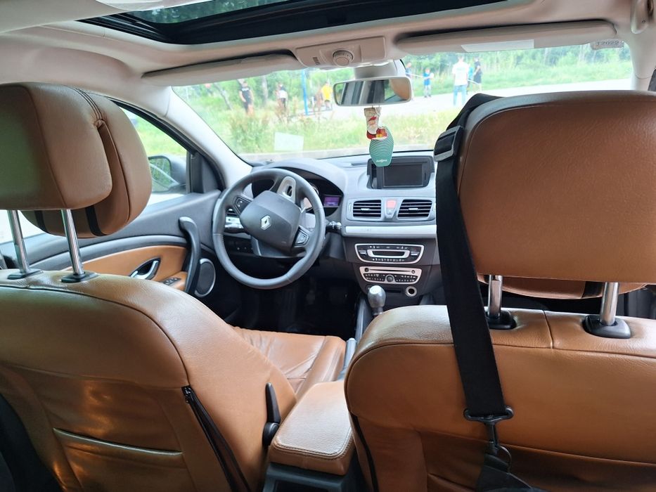 Vând Renault megane 3 ..2010 motor 1.5  380.000