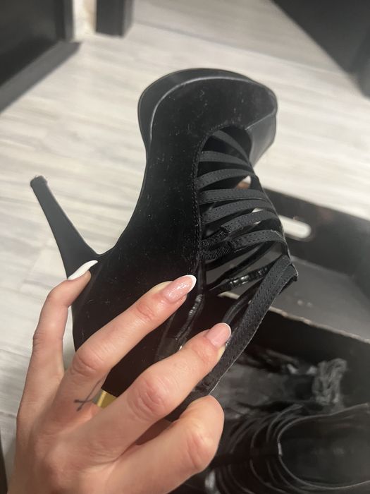 Дамски обувки