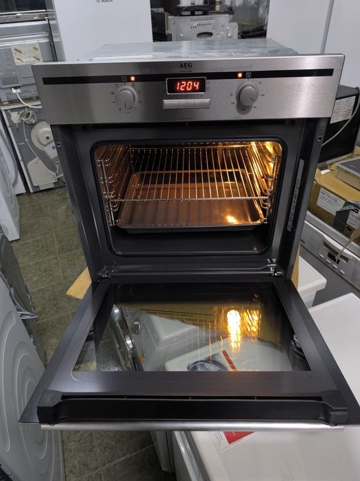 Фурна  AEG B31510-4-m за вграждане 9 Функции с вентилатор.