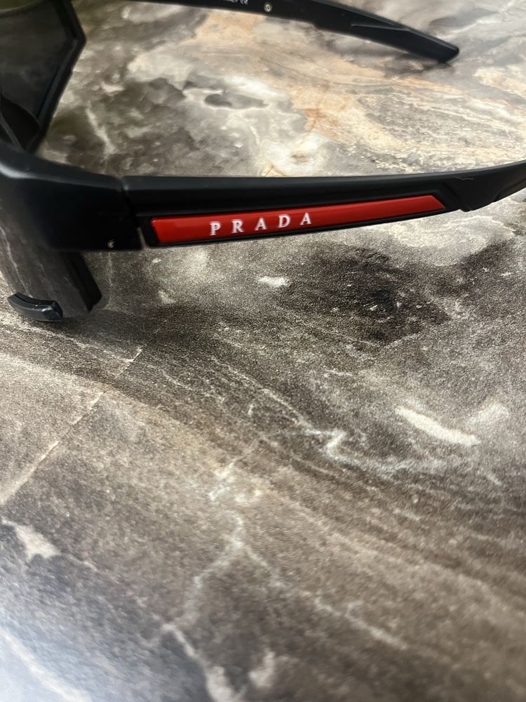 Слънчеви очила Prada