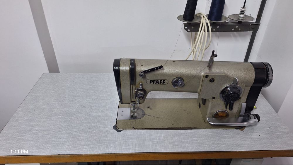 Masina industriala de cusut ZIG-ZAG marca PFAFF