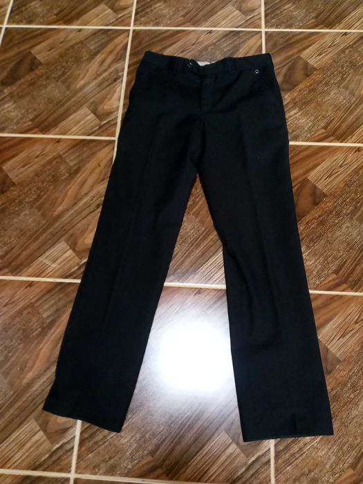 Черный пиджак и брюки для мальчика подростка 15-17 лет(примерно)