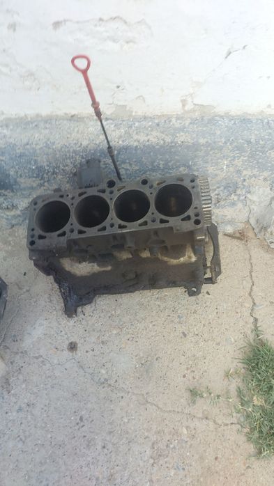 Блок ГБЦ на пассат б3 1.8 кб