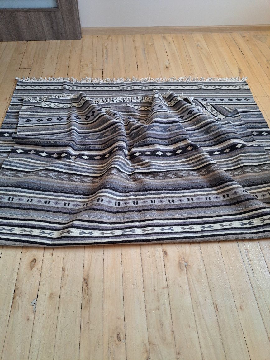Български килим ръчно тъкан