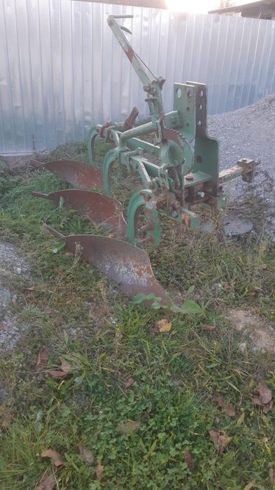 Plug Eberhardt dupa tractor