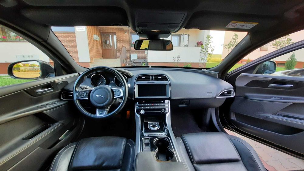 Jaguar XE 2017 2.0D 239.000km
