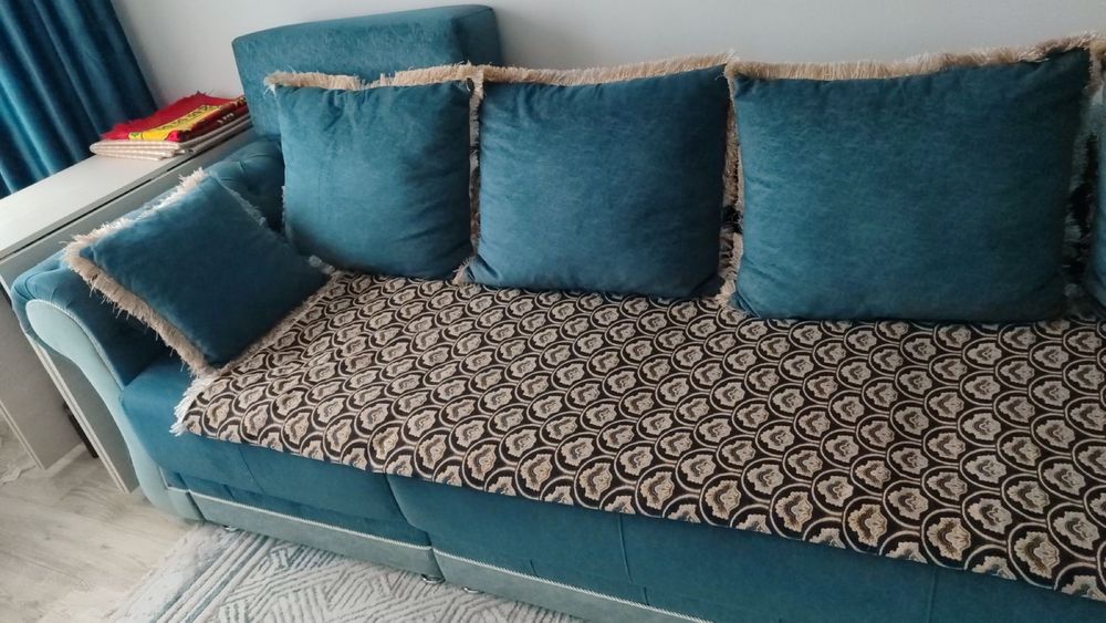 Продам Диван в отличном состояниее