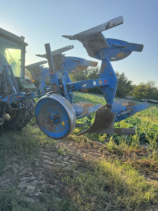 Vând Plug reversibil hidraulic RABEWERk 2+1