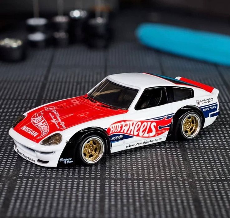 Hot wheels nissan datsun elite 64