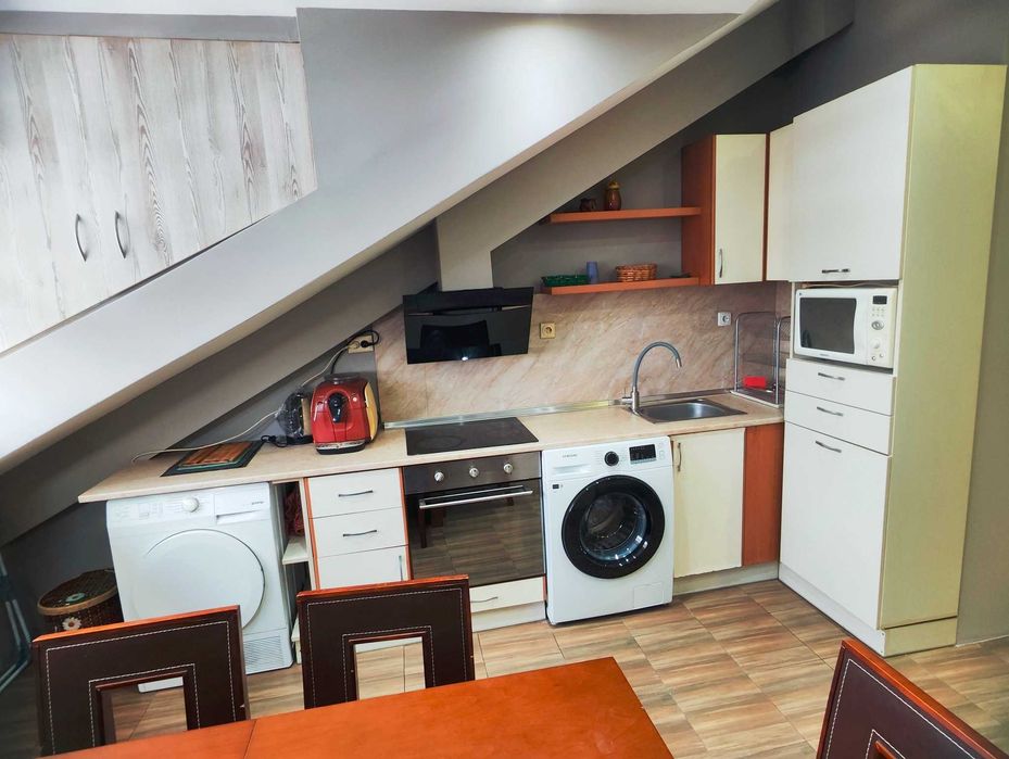 Продава се Тристаен апартамент в София, Център - 72 кв.м за 2431 €/кв.м - Снимка #2