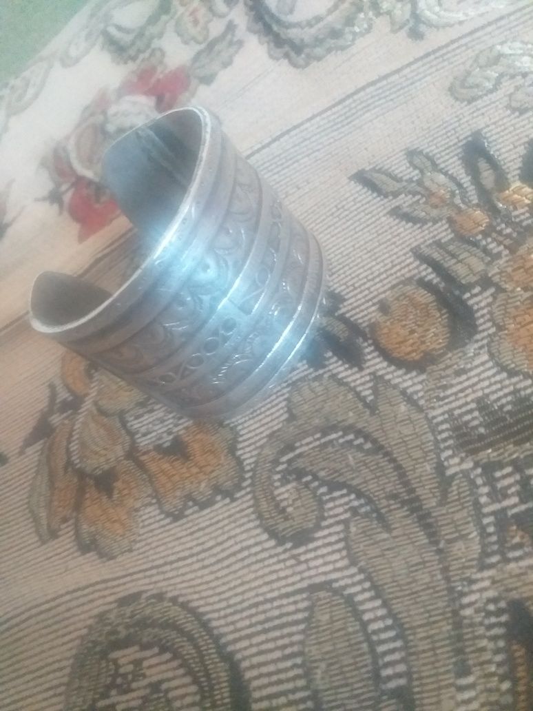 Күміс білезік сатылады