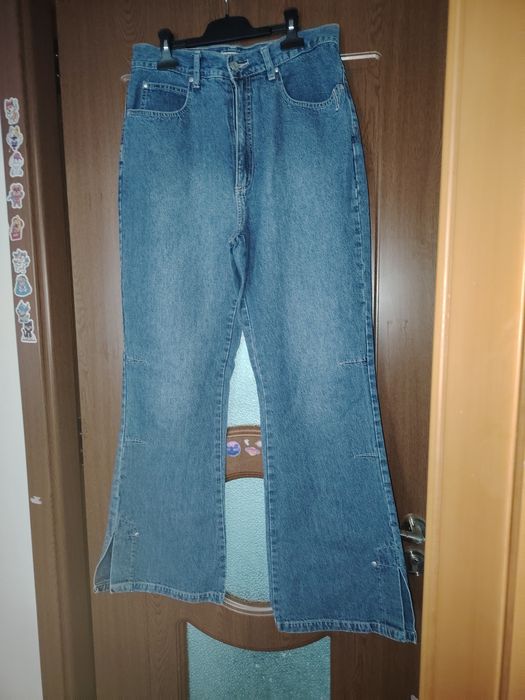 Vând 2 perechi jeans