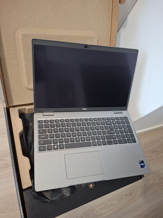 Dell Latitude 5540, 15.6" Fhd TOUCH, i5 1350P, 32Gb, 512SSD