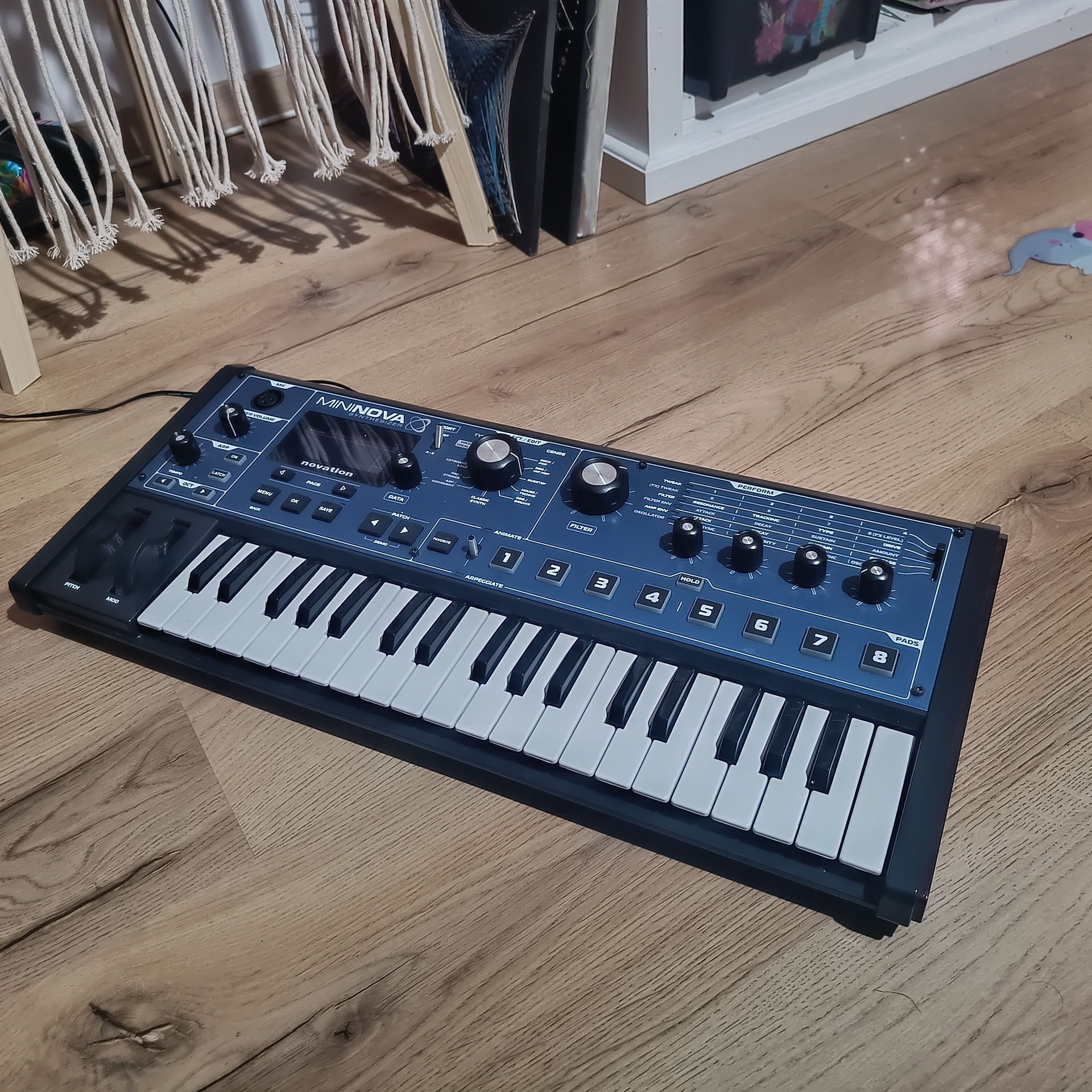 De vânzare Novation mininova