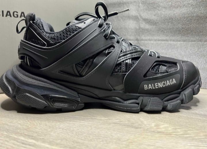 Track Balenciaga preț negociabil