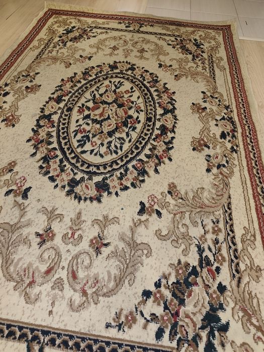Ковёр 220 x 130  в хорошем состоянии