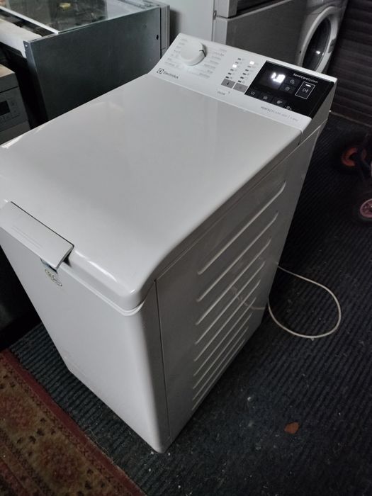Mașină de spălat Electrolux 6 kg verticala