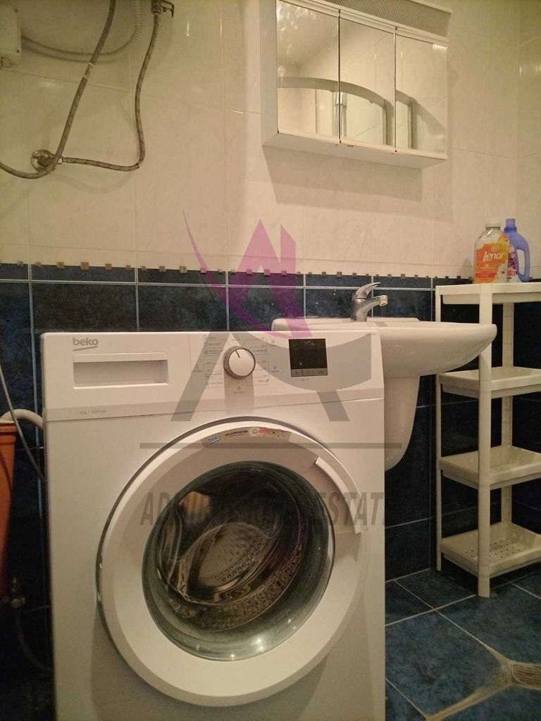 Дава се под наем Тристаен апартамент в Варна, Левски - 70 кв.м за 550 € - Снимка #4