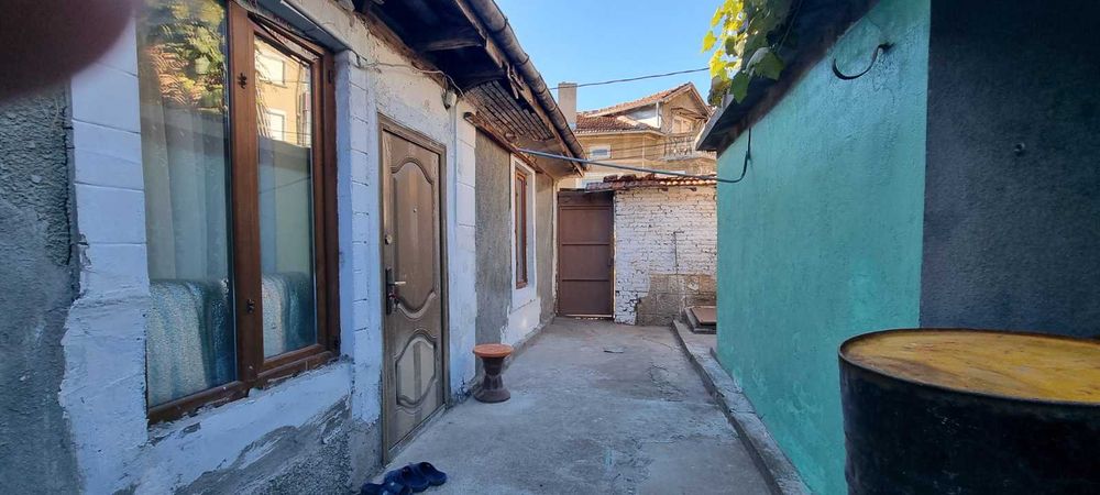 1843-Продава се едноетажна къща в кв. "Варош"