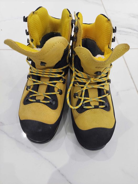 Ghete pentru munca cu metal in varf.