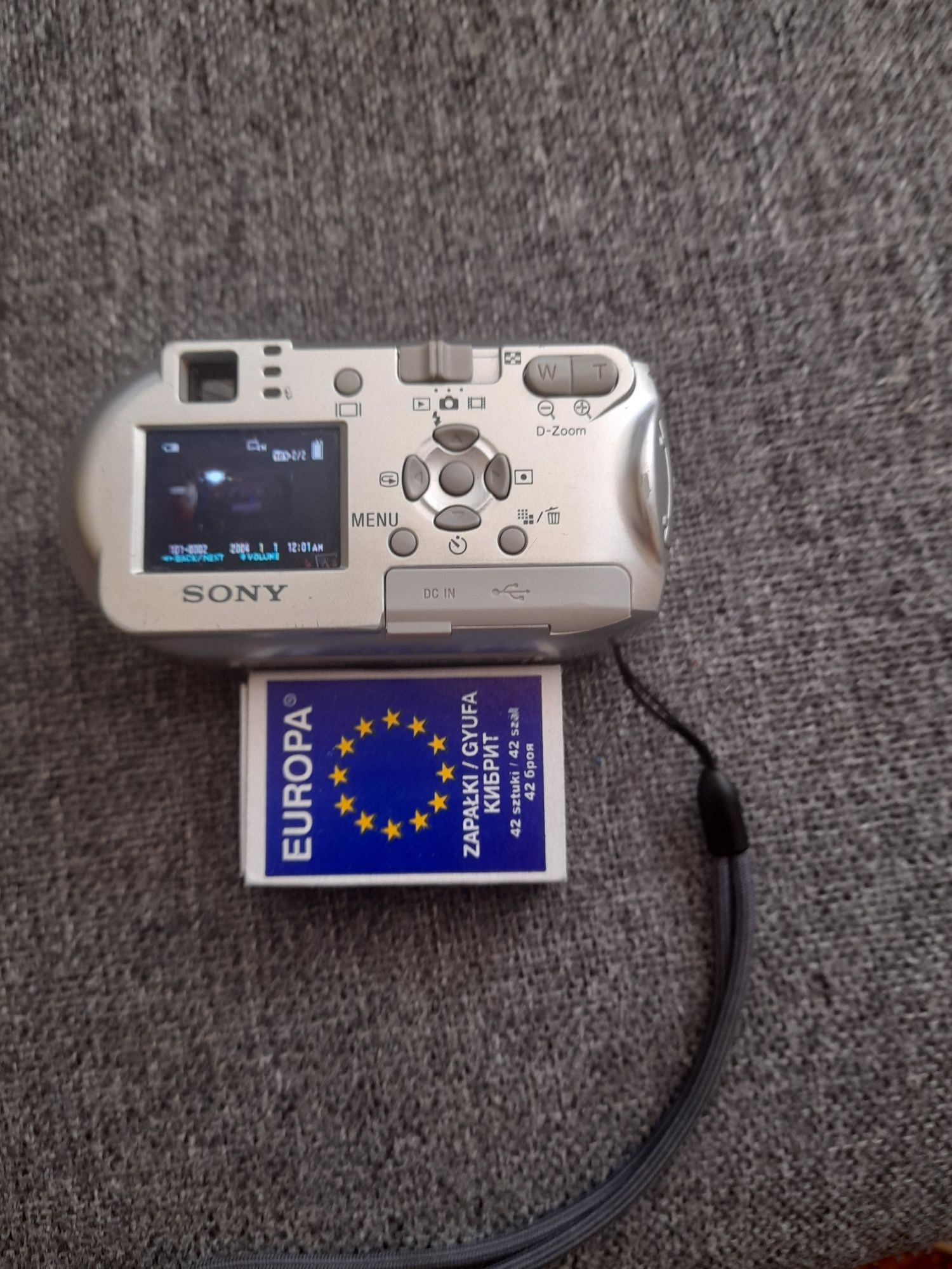 Продавам фотоапарат SONY Cuber-shot (made in Japan)