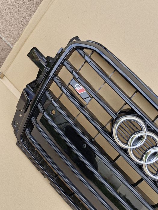 Grila centrala Audi Q5 S-line Facelift 2012-2016