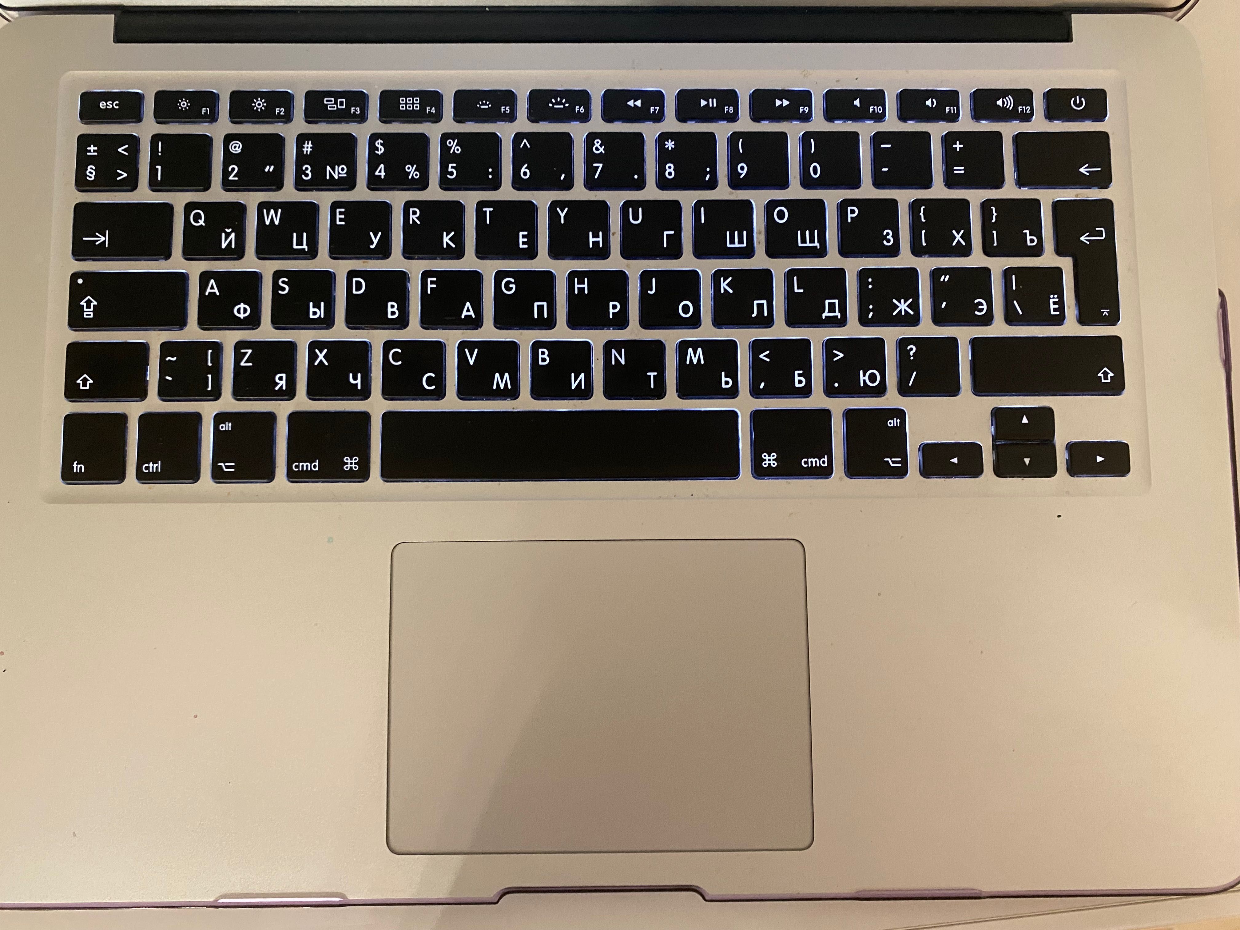 лаптоп Macbook air