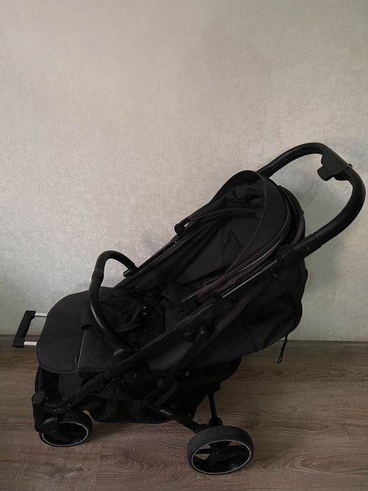 Коляска прогулочная