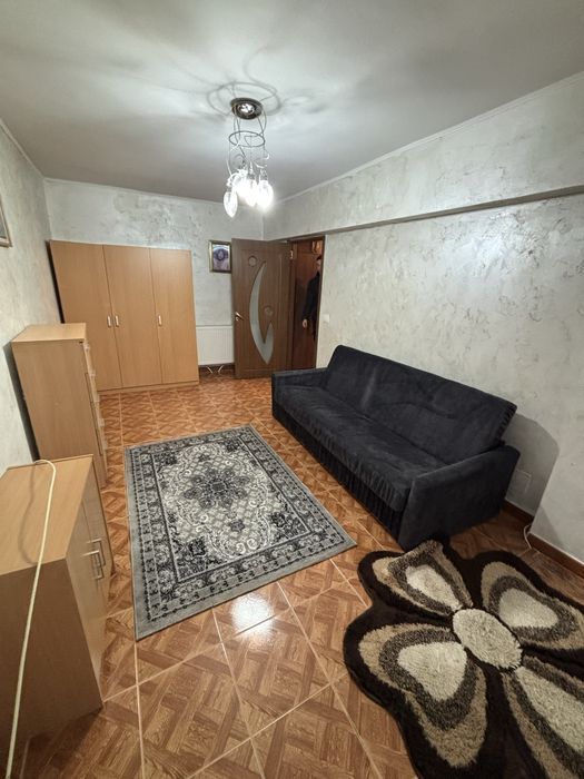 INCHIRIEZ apartament/spatiu comercial cu 3 camere in Focsani