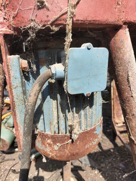 Фуражомелка,ярмомелка..