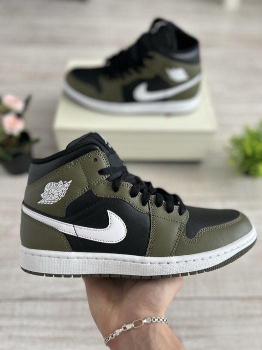 Jordan 1 mid black white olive 42 originali