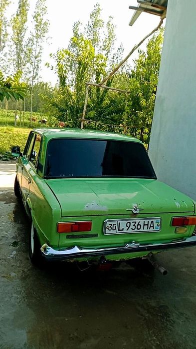 Vaz 21011 sotladi