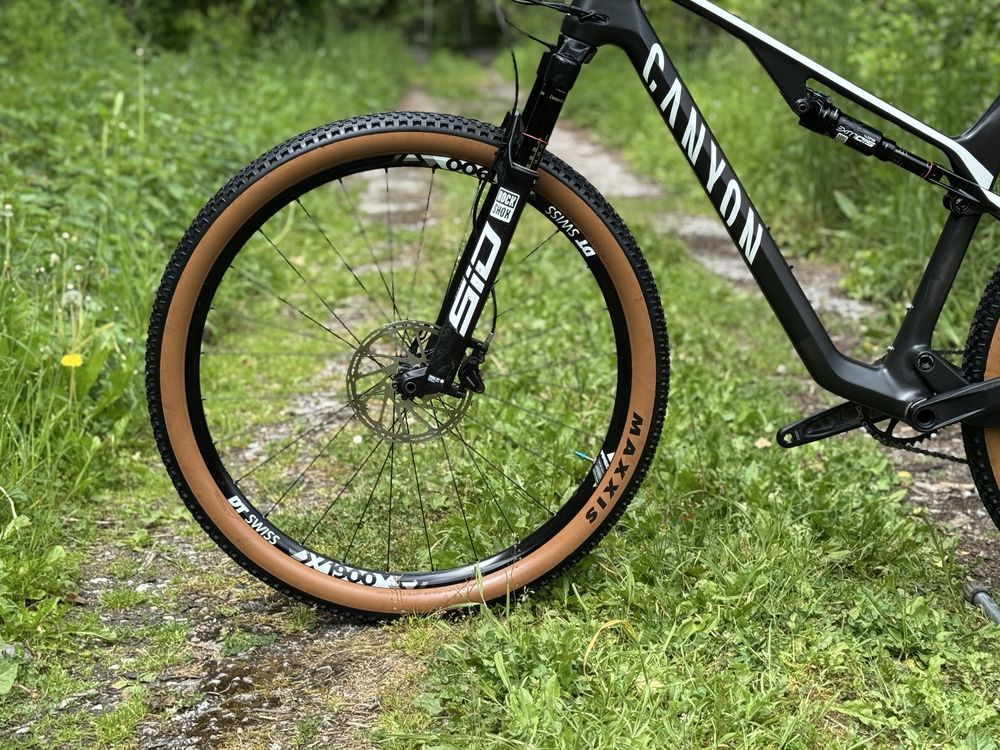 Планински карбонов велосипед CANYON LUX CF6 ( L размер)