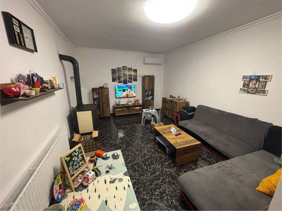 Едноетажна Къща с двор и АКТ 16 в гр. Камено