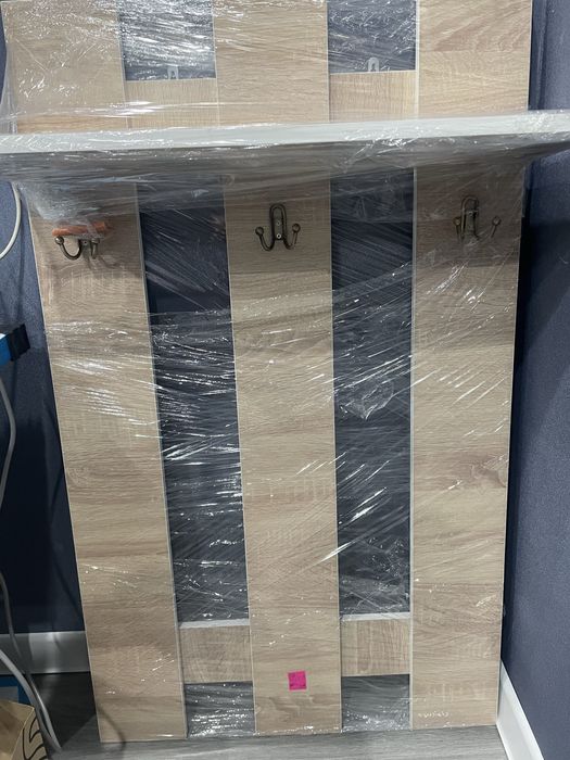 Вешалка 70*115, новая, в пленке стоит