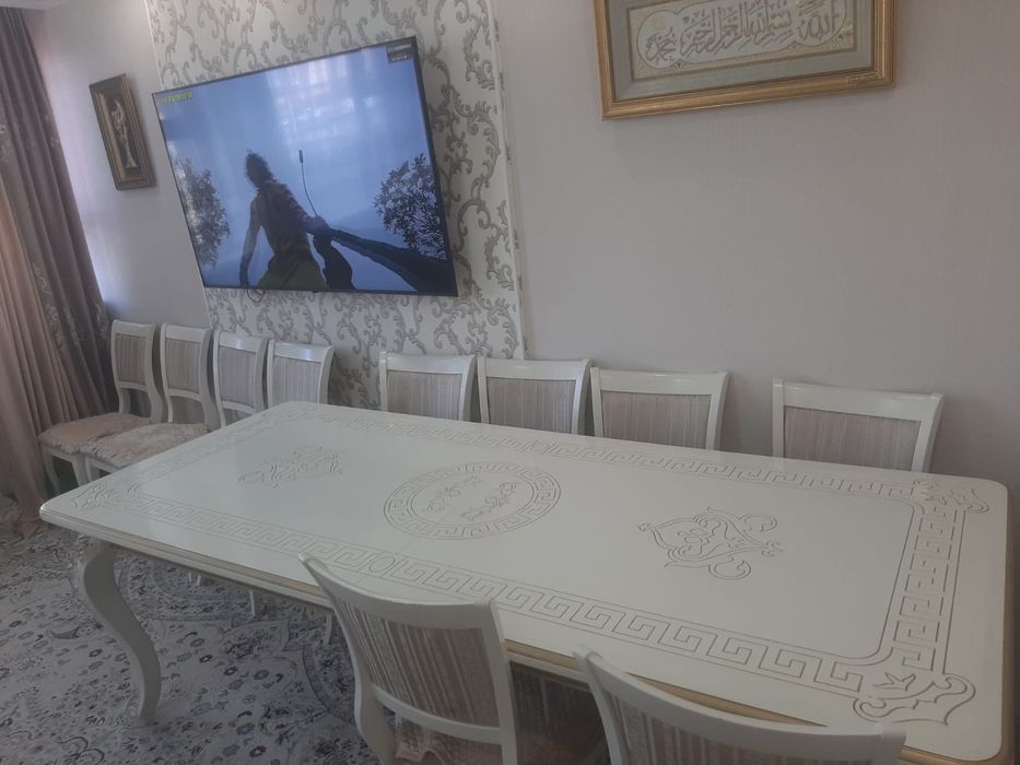 Продается стол и стулья