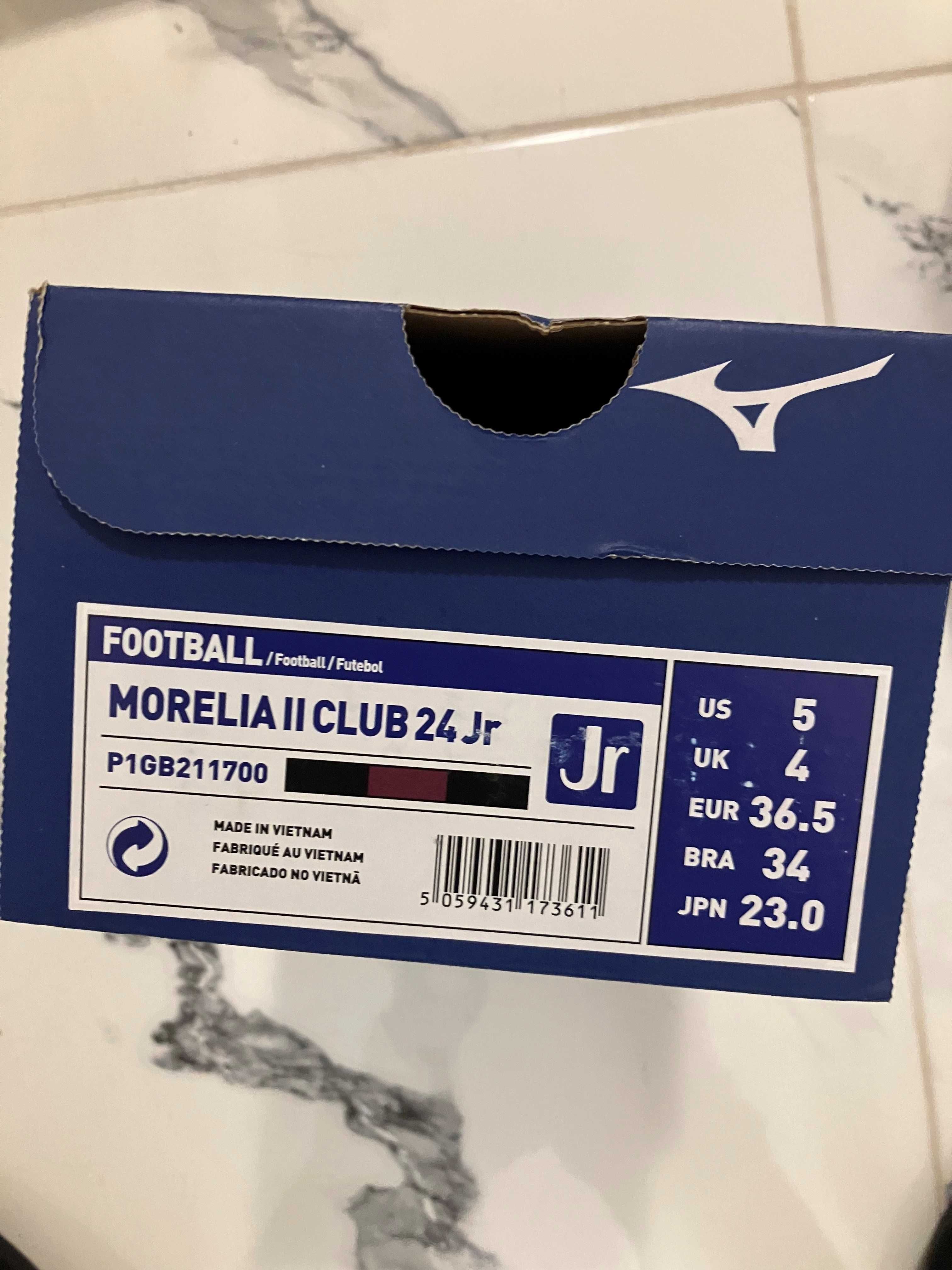 Mizuno Обувки за футбол Morelia II Club 24 Jr